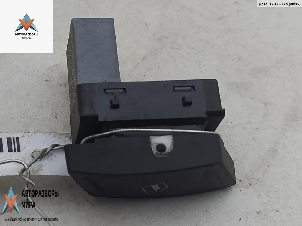 кнопка стеклоподъемника заднего левого Skoda Octavia mk2 (A5 1Z) 2005, 2.0 л., дизель, робот, серый, универсал, 1Z0959855 - фото №1