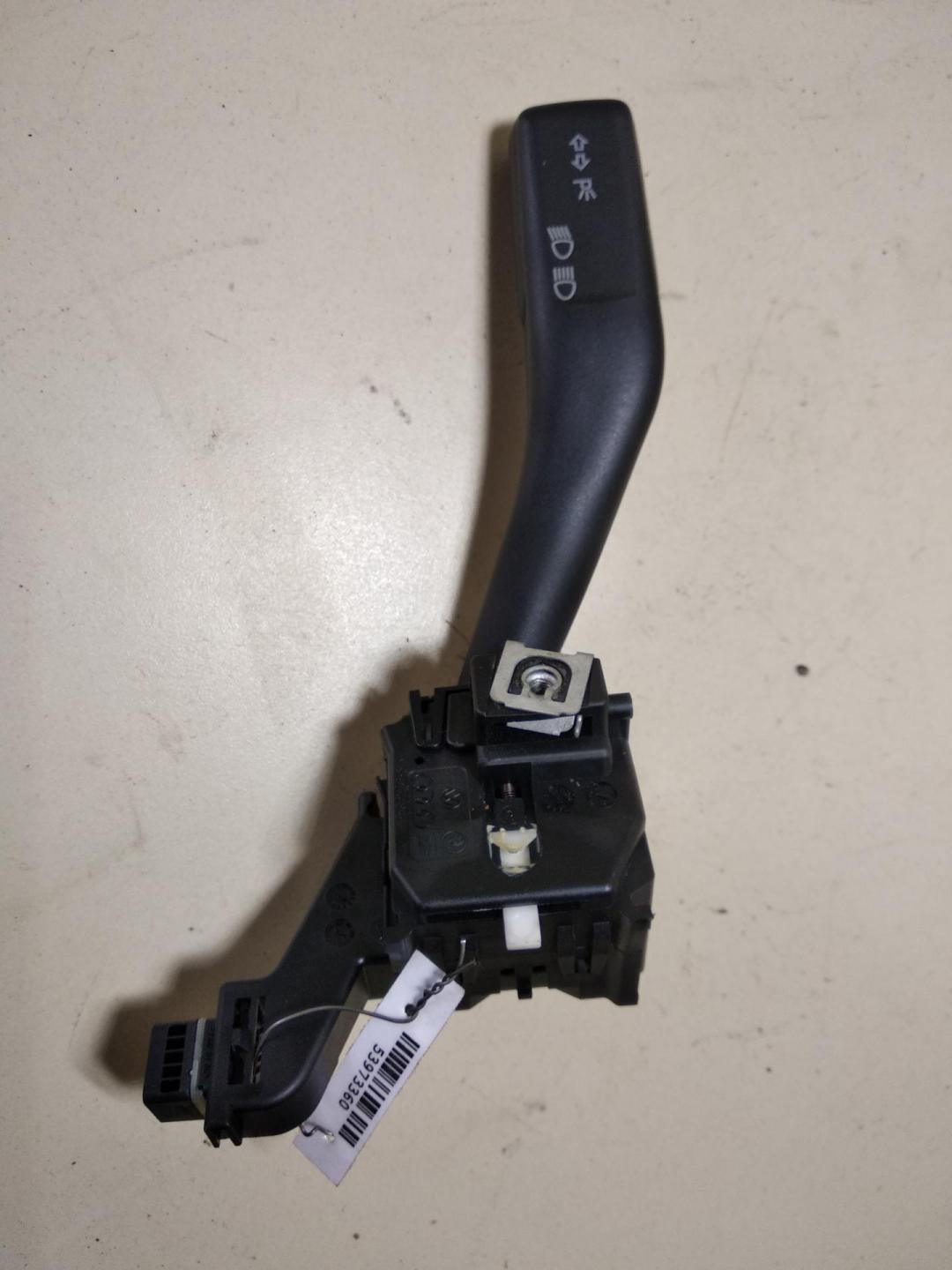 переключатель поворотов Volkswagen Golf 5 поколение 2005, 1.6 л., бензин, МКПП, чёрный, хетчбэк 5 дв., 1K0953513 - фото №1