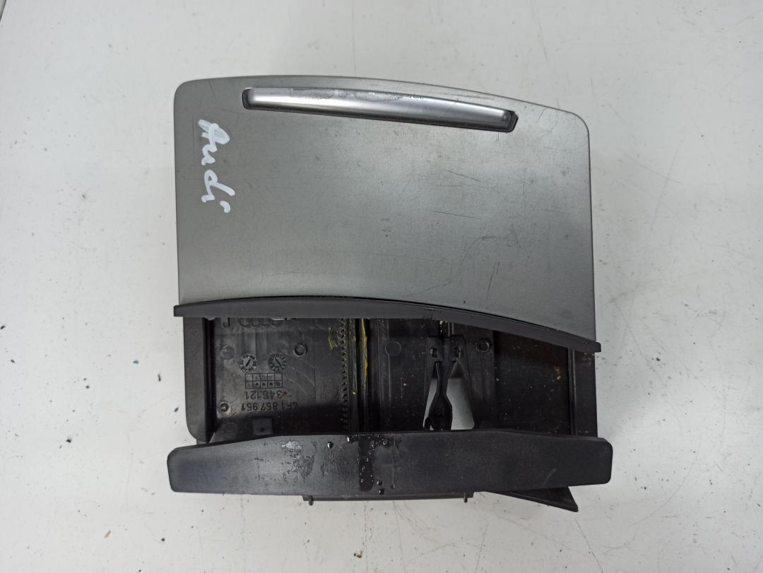пепельница Audi A6 C6 2007, 2.7 л., дизель, МКПП, чёрный, универсал, 4F1857951C