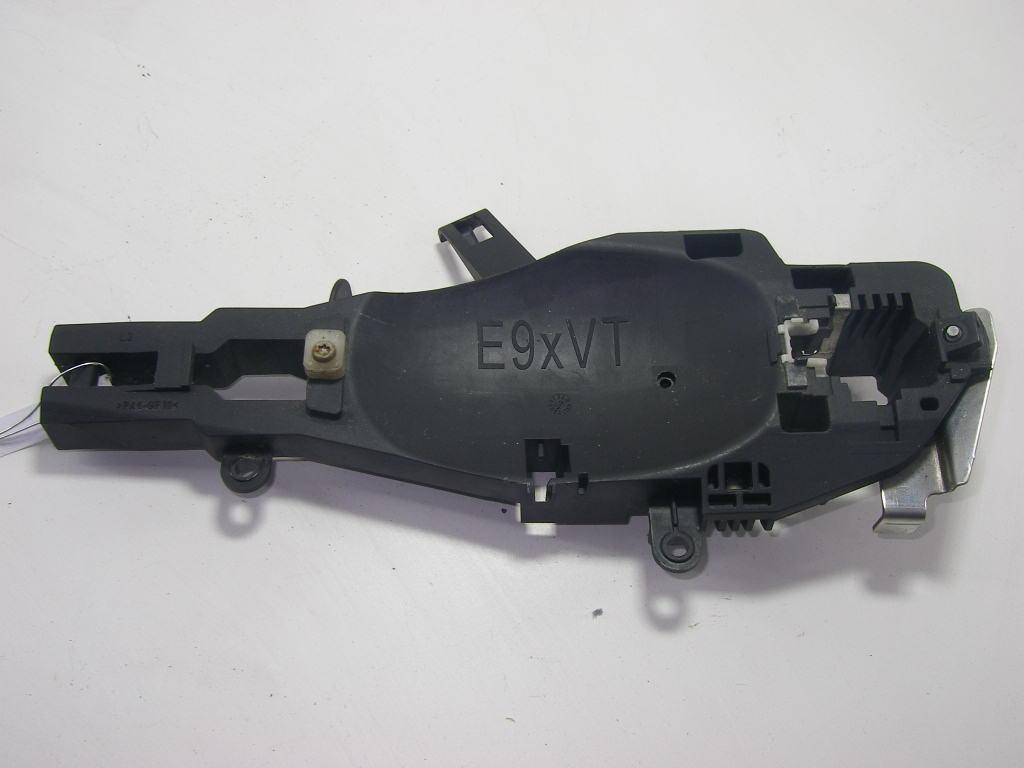Корпус (держатель) ручки двери передней левой BMW 3 E90/E91/E92/E93 2007, 2.0 л., дизель, МКПП, жёлтый, универсал, E9XVT