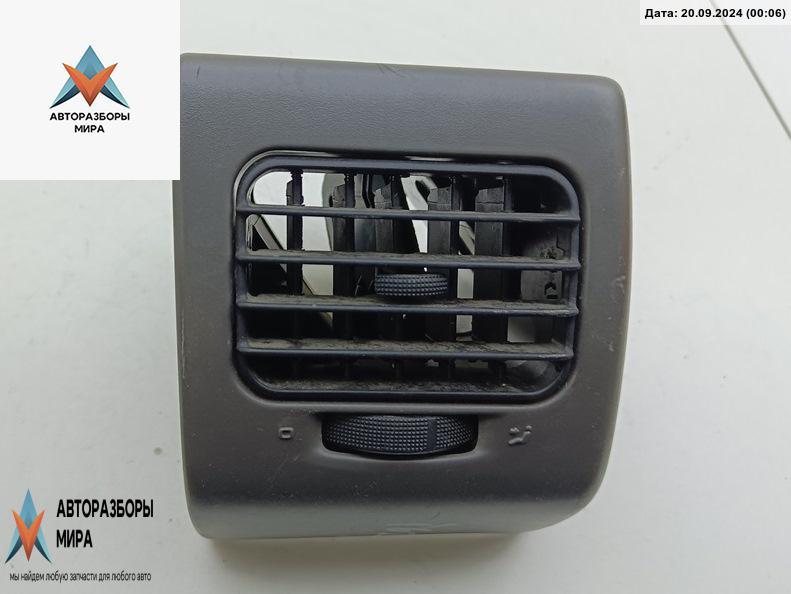 дефлектор обдува салона Volkswagen Golf 3 поколение 1992, 1.9 л., дизель, МКПП, синий, хетчбэк 3 дв. - фото №1