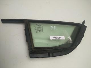 форточка передняя правая Toyota Yaris 2005, 1.0 л., бензин, МКПП, серый, хетчбэк 5 дв.