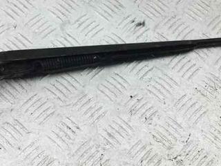 Щеткодержатель (поводок стеклоочистителя) передний Ford Fiesta 5 поколение 2004, 1.3 л., бензин, МКПП, синий, хетчбэк 3 дв.