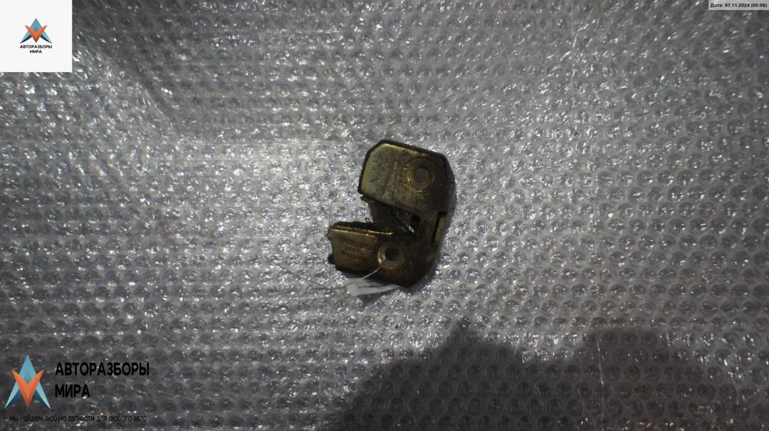 замок двери передней правой Volvo 940 1 поколение 1992, 2.4 л., дизель, АКПП, синий, универсал - фото №1