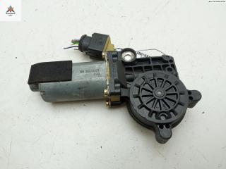 моторчик стеклоподъемника передний правый Volvo V70 2 поколение 2001, 2.4 л., бензин, АКПП, серый, универсал, 0130821761