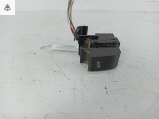 кнопка стеклоподъемника переднего правого Audi A3 8L [рестайлинг] 2002, 1.8 л., бензин, МКПП, чёрный, хетчбэк 3 дв., 8L0959855A