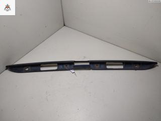 накладка подсветки номера Volkswagen Golf 3 поколение 1994, 1.8 л., бензин, МКПП, красный, кабриолет, 1H6827577