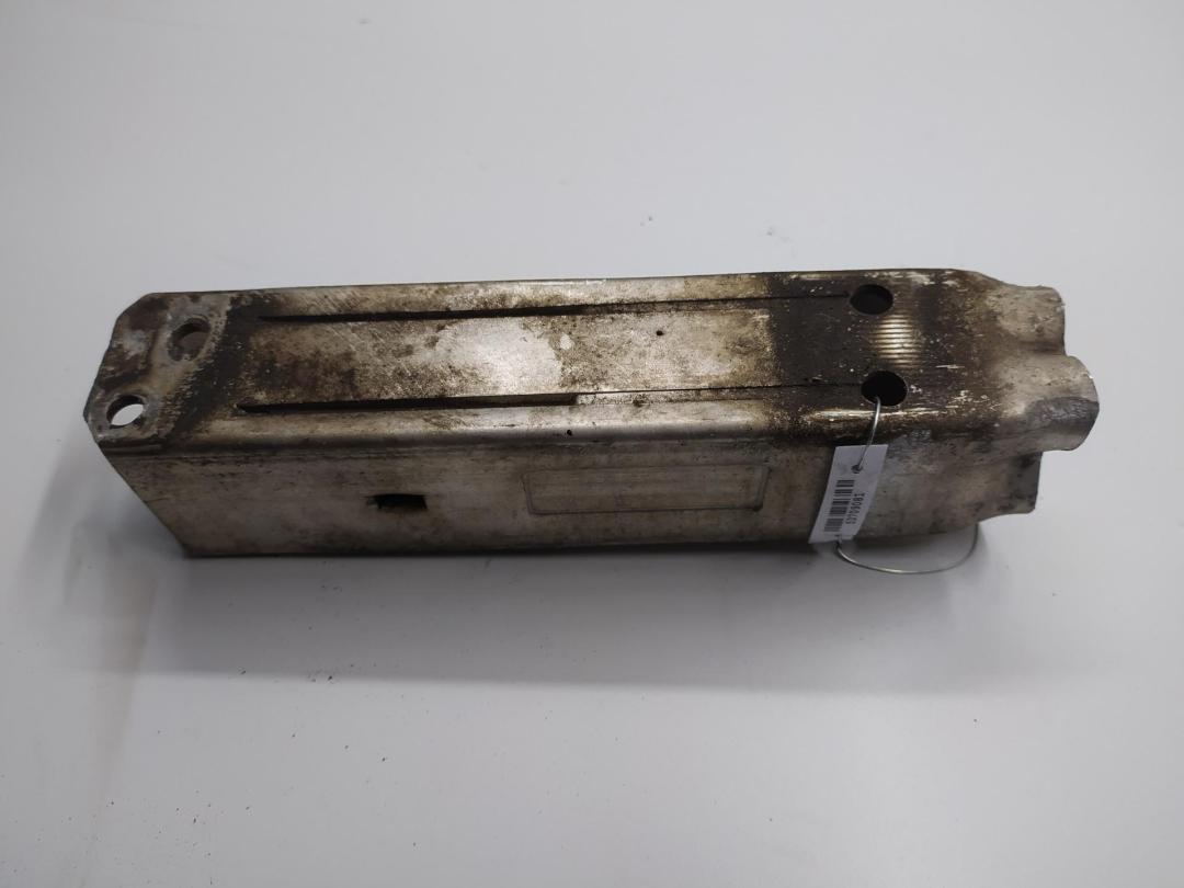 кронштейн переднего бампера Audi A6 4F/C6 2007, 2.7 л., дизель, МКПП, зелёный, седан, 4F0807133 - фото №1