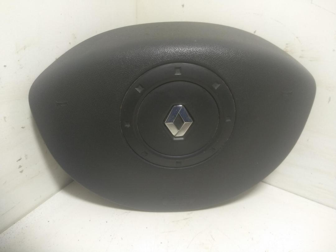 подушка безопасности водителя Renault Scenic II 2003, 1.6 л., бензин, МКПП, серый, минивэн, 8200130498