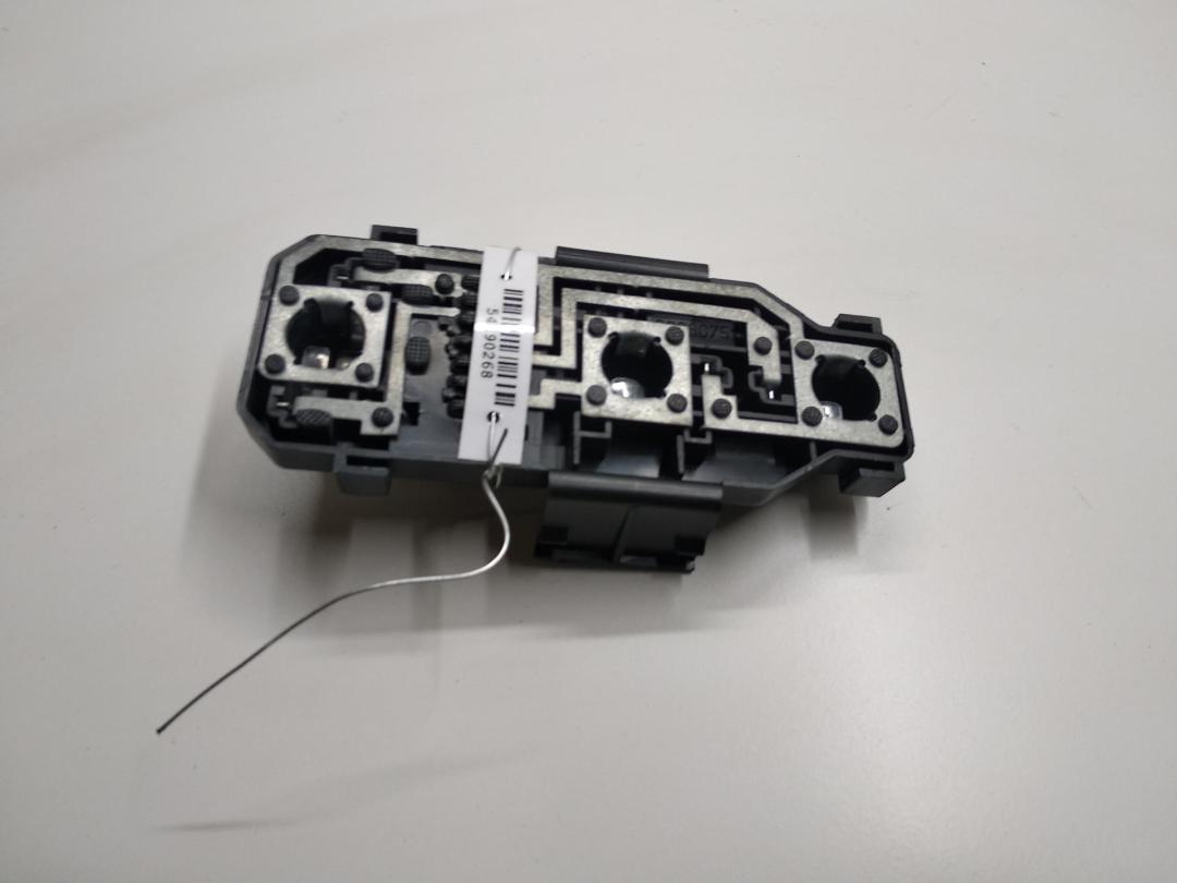 Плата фонаря заднего правого Audi A6 C5 1998, 2.4 л., бензин, АКПП, чёрный, универсал, BL3858B - фото №1