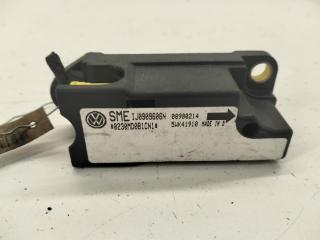 датчик AirBag Volkswagen Passat B5 1998, 1.6 л., бензин, МКПП, чёрный, универсал, 1J0909606N