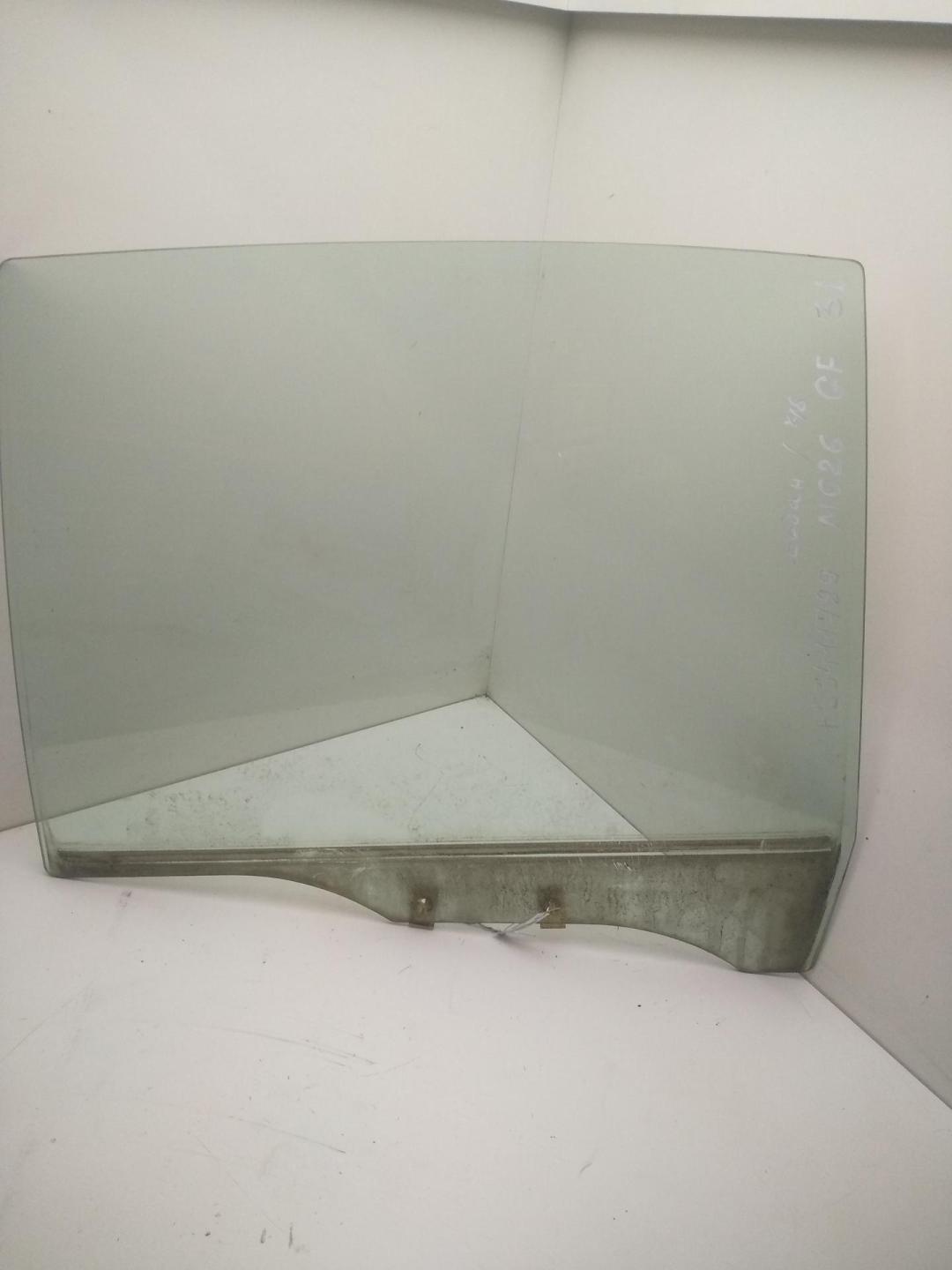 стекло двери задней левой Mazda 626 GF/GW 1998, 2.0 л., бензин, АКПП, серый, хетчбэк 5 дв.