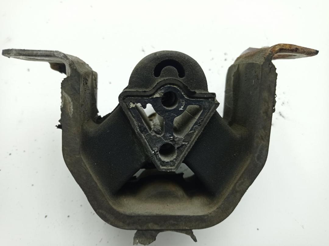 подушка крепления КПП Opel Astra F 1995, 1.6 л., бензин, МКПП, красный, хетчбэк 5 дв., 9236838
