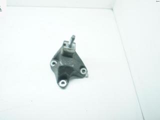 кронштейн КПП Ford Focus 1 поколение 2000, 1.6 л., i, бензин, АКПП, серый, седан, 98AB7M125BE