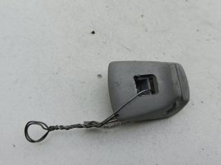 Крепление (крючок) солнцезащитного козырька Ford Focus I 2004, 1.4 л., бензин, МКПП, серый, хетчбэк 5 дв.