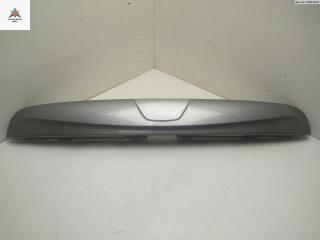 накладка подсветки номера Nissan Note E11 [рестайлинг] 2010, 1.5 л., дизель, МКПП, красный, хетчбэк 5 дв.