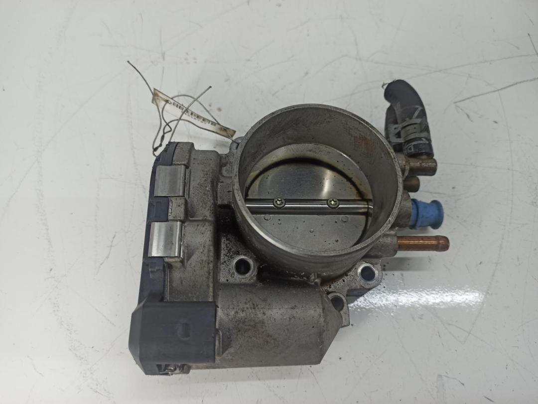 заслонка дроссельная Audi A4 B6 2003, 3.0 л., бензин, АКПП, серый, универсал, 078133062B