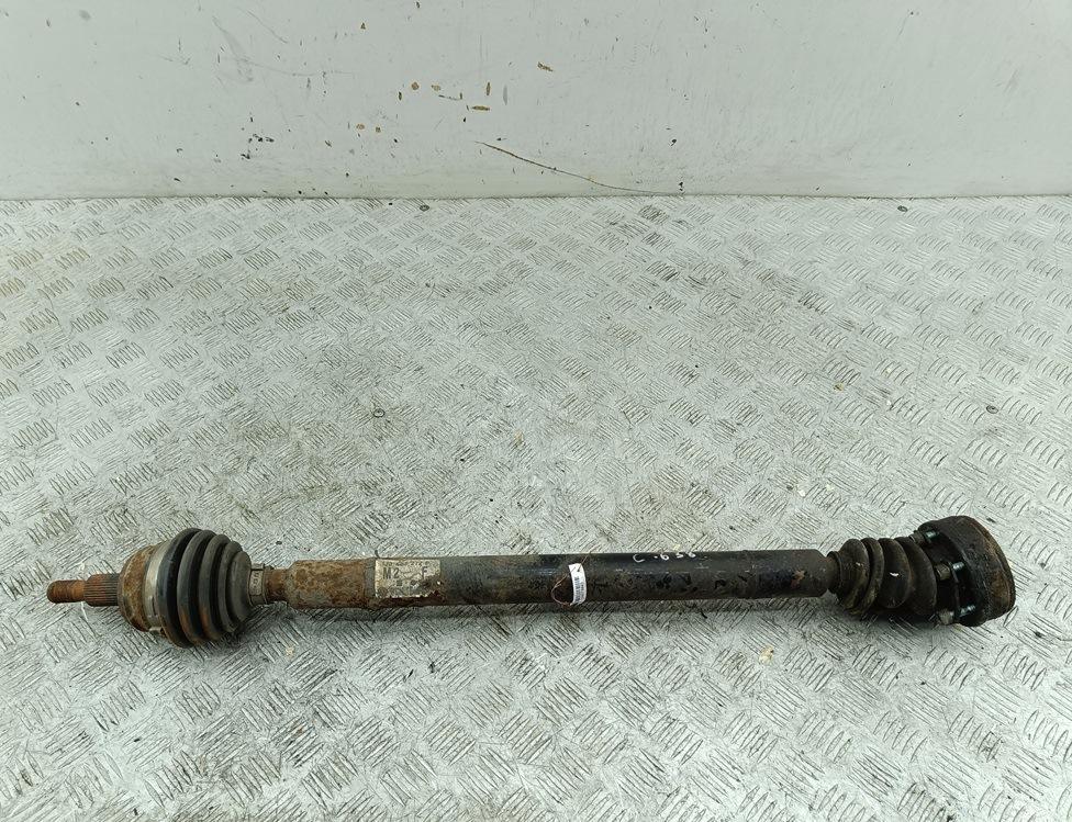 полуось передняя правая (приводной вал, ШРУС) Volkswagen Golf-4 1999, 1.4 л., бензин, МКПП, чёрный, хетчбэк 3 дв.