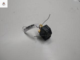 кнопка стеклоподъемника переднего левого Audi A4 B5 1997, 1.8 л., Ti, бензин, МКПП, серый, универсал, 4D0959855