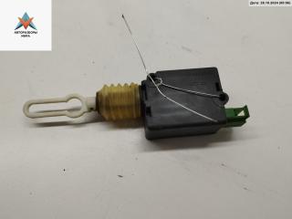 активатор замка багажника Audi A6 4B/C5 1998, 2.4 л., бензин, МКПП, синий, универсал, 4B9965115