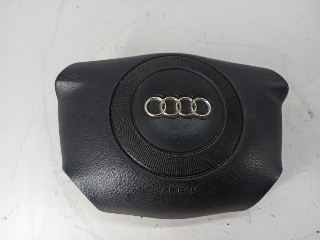 подушка безопасности водителя Audi A4 B5 1997, 1.6 л., бензин, МКПП, синий, универсал