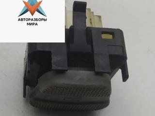 кнопка стеклоподъемника переднего правого Volkswagen Golf 3 поколение 1996, 1.6 л., бензин, МКПП, серый, хетчбэк 5 дв.