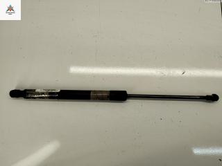 амортизатор крышки багажника (3-5 двери) Volkswagen Golf 5 поколение 2004, 1.4 л., бензин, МКПП, серый, хетчбэк 3 дв., 1K6827550D