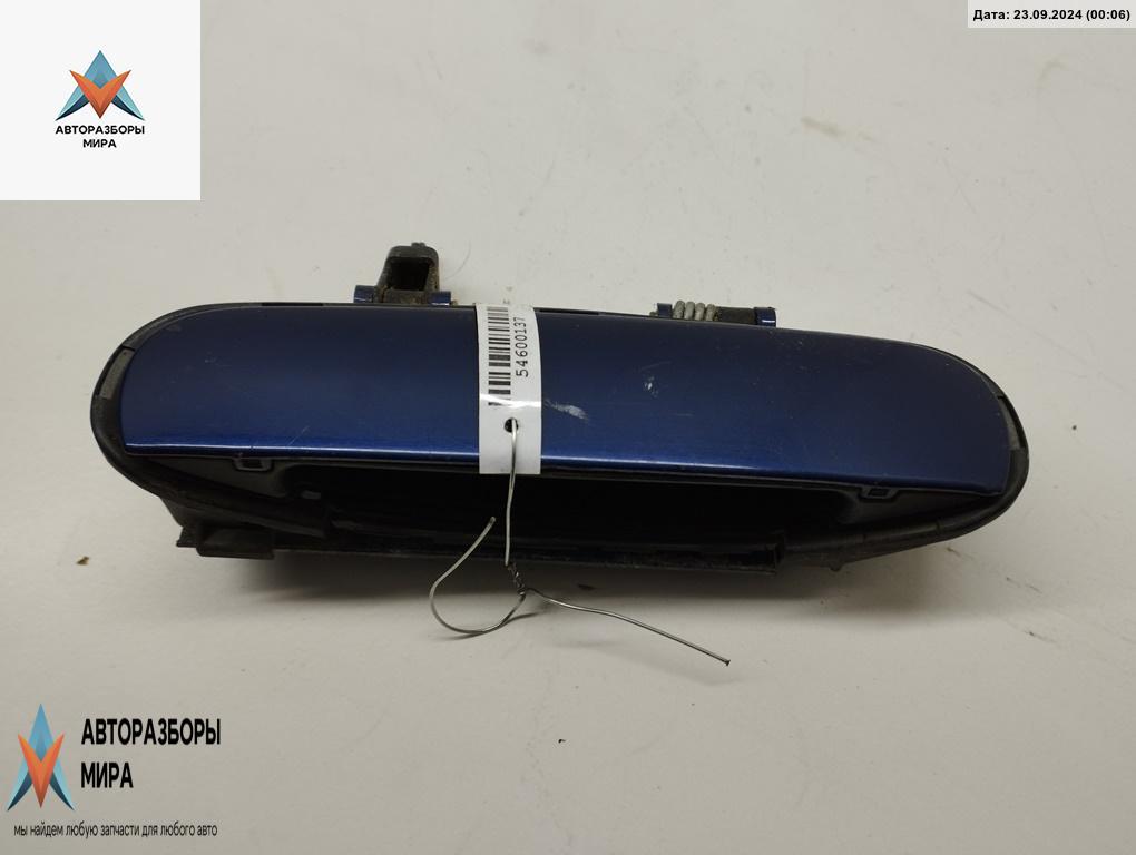 ручка наружная передняя правая Audi A6 4B/C5 1998, 2.4 л., бензин, МКПП, синий, универсал, 4B2837886 - фото №1
