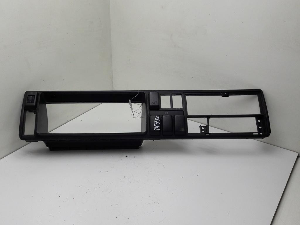 Рамка (обрамление) щитка приборов Volkswagen Jetta 1991, 1.6 л., бензин, МКПП, синий, седан