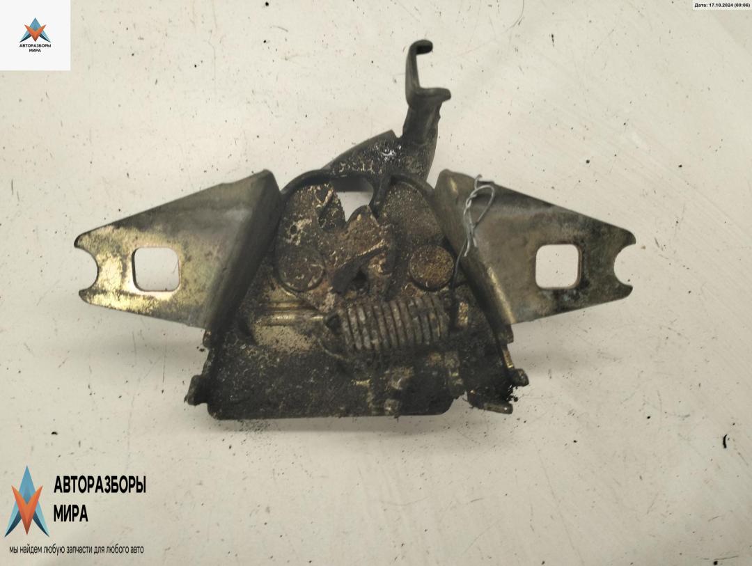 замок капота Volkswagen Passat B3 1989, 1.8 л., бензин, МКПП, серый, седан, 357823509 - фото №1