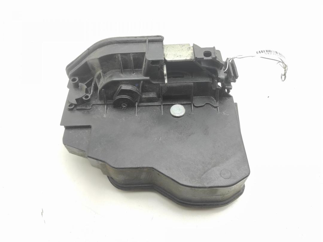 замок двери задней левой BMW 5 E60/E61 2009, 2.0 л., дизель, МКПП, серый, универсал, 7229459