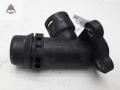 фланец (тройник) системы охлаждения Volkswagen Touran 1 поколение 2004, 2.0 л., бензин, АКПП, чёрный, минивэн, 06F121131C - фото №3