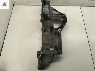 кронштейн (крепление) Volkswagen Bora 1 поколение 1999, 1.9 л., дизель, МКПП, серый, седан, 0385803143A