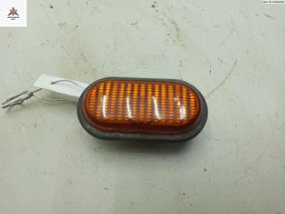 повторитель передний левый Renault Megane 1 поколение [рестайлинг] 2001, 1.6 л., бензин, АКПП, красный, хетчбэк 5 дв., 7700847333