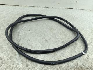 Уплотнитель крышки (двери) багажника Porsche Cayenne 955 2003, 4.5 л., бензин, АКПП, чёрный, внедорожник 5 дв.