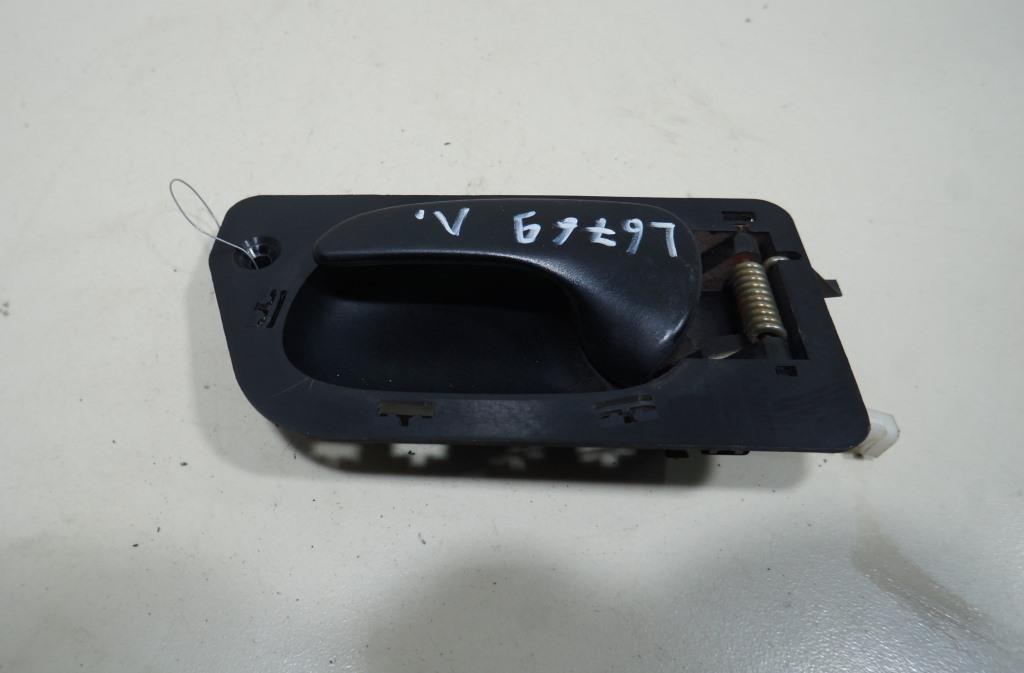 ручка внутренняя передняя левая Renault Laguna I 1997, 2.0 л., бензин, МКПП, чёрный, универсал