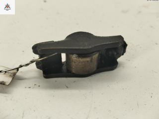 коромысло клапана (рокер) Volkswagen Golf 4 поколение 1998, 1.4 л., бензин, МКПП, красный, хетчбэк 3 дв.