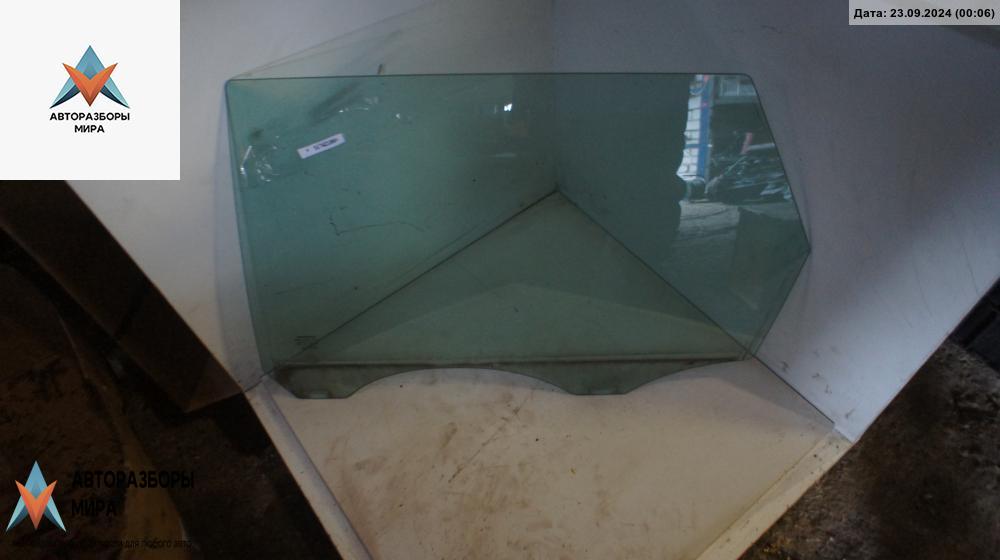 стекло двери задней левой Volvo S40 2 поколение 2004, 2.4 л., бензин, АКПП, серый, универсал - фото №1