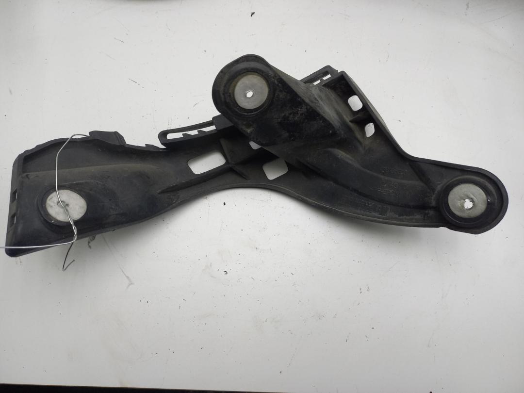 кронштейн заднего бампера Opel Astra H 2006, 1.9 л., дизель, МКПП, серый, универсал, 13143107