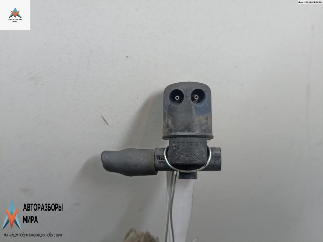 форсунка омывателя лобового стекла Opel Zafira 2 поколение (B) 2007, 1.9 л., дизель, АКПП, синий, минивэн, 9221637 - фото №1