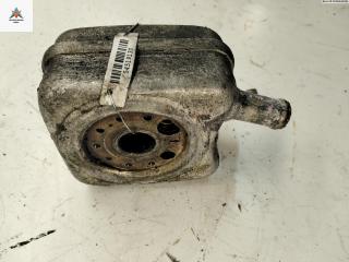 теплообменник масляного фильтра Volkswagen Passat B5 1997, 1.6 л., бензин, МКПП, красный, седан