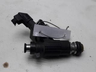 форсунка Volkswagen Polo 3 поколение 1998, 1.0 л., бензин, МКПП, красный, хетчбэк 3 дв., 030906031E