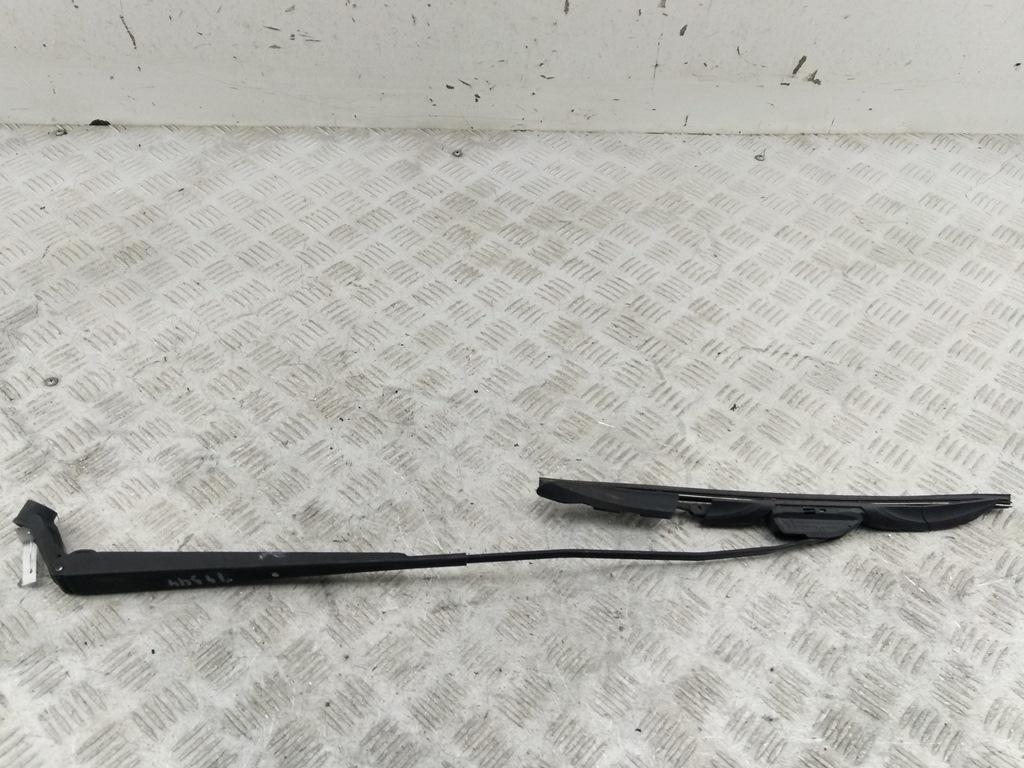 Щеткодержатель (поводок стеклоочистителя) передний Toyota Yaris P1 2002, 1.0 л., бензин, МКПП, красный, хетчбэк 3 дв. - фото №1