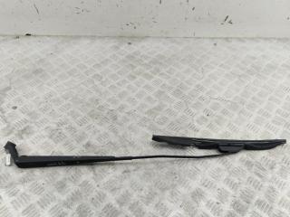 Щеткодержатель (поводок стеклоочистителя) передний Toyota Yaris P1 2002, 1.0 л., бензин, МКПП, красный, хетчбэк 3 дв.