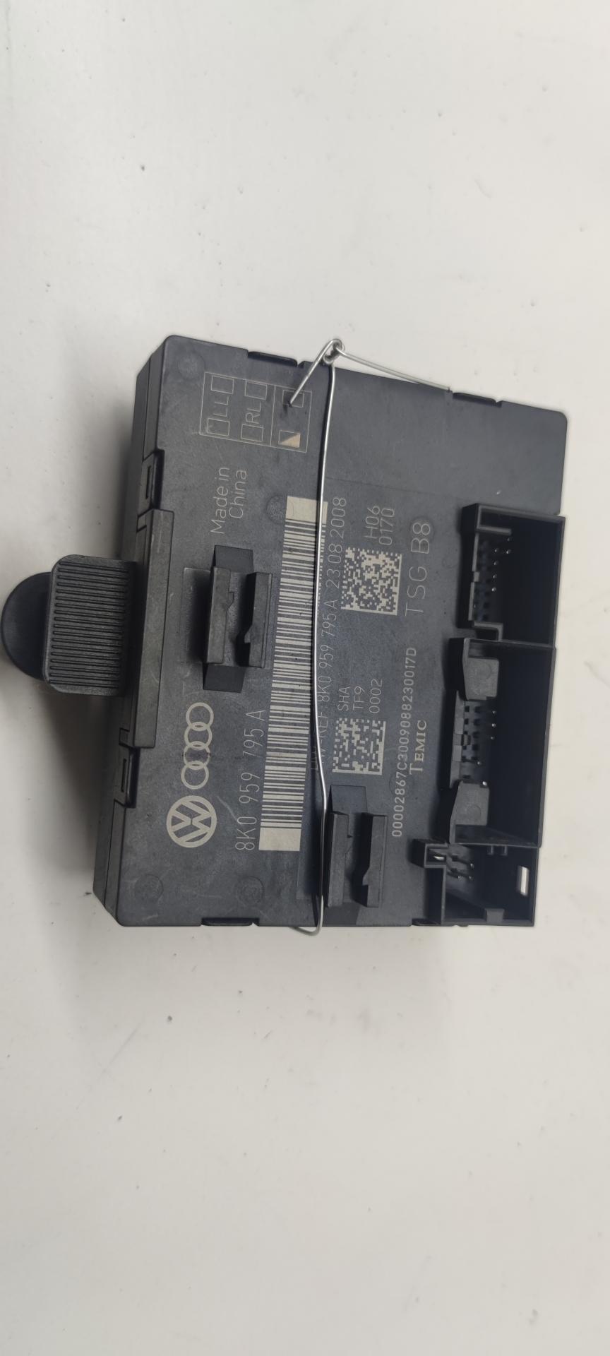 модуль управления двери Audi A4 B8 2008, 2.0 л., дизель, МКПП, чёрный, седан, 8K0959795A