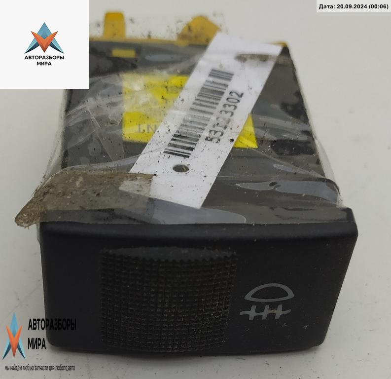 кнопка противотуманных фар Audi A4 B5 1996, 1.6 л., бензин, МКПП, зелёный, седан - фото №1