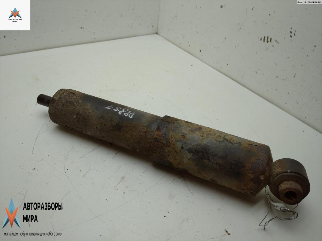 амортизатор задний правый Volkswagen Transporter T4 1993, 2.0 л., бензин, МКПП, белый, микроавтобус - фото №1