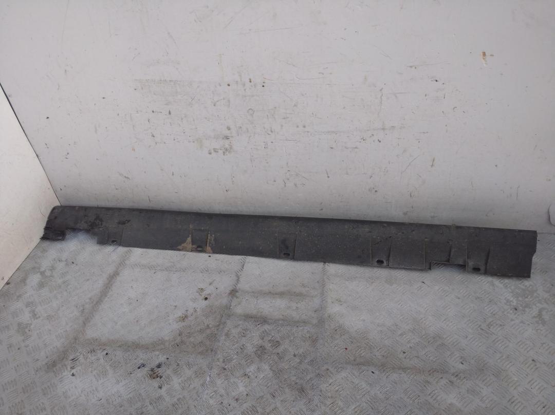 Накладка на порог наружная правая Ford B-max 2013, красный, минивэн, AV11-R10154-AB