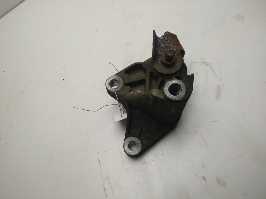 кронштейн КПП Ford Focus II 2007, 1.6 л., i, бензин, МКПП, синий, хетчбэк 5 дв., 1306901, 3M516P093DC