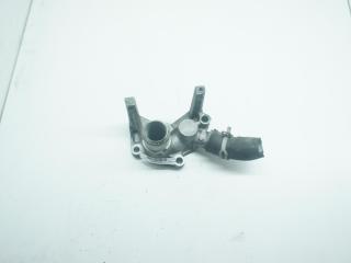фланец (тройник) системы охлаждения Ford Focus I 2001, 1.4 л., бензин, МКПП, красный, хетчбэк 3 дв., 1N1G8594
